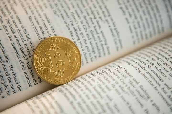 ビットコイン価格、1,500万円台で推移 - 2025年の仮想通貨市場の展望と注目点