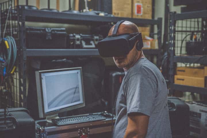 VR