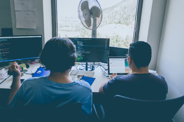 ファミリーでも遊べる安定した人気の『マインクラフト』