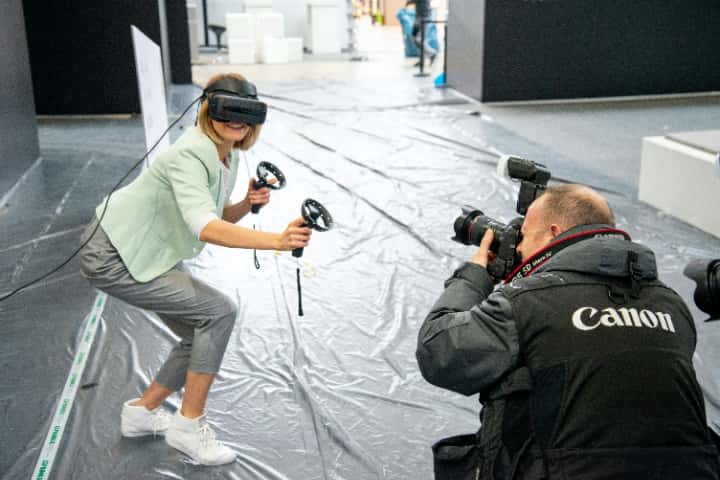 VRとARの特徴を把握して自分だけの非日常的な体験をしてみよう
