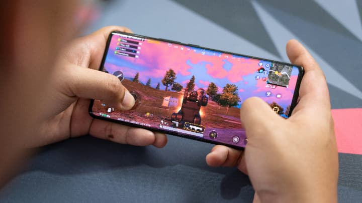 SNSから生まれたソーシャルゲームがスマホで進化、その魅力を解説します!