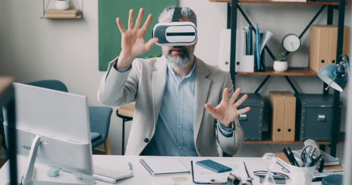 VR