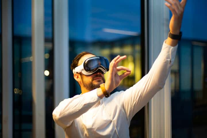 VRとARは何が違う?具体的に見分けるポイントについて紹介!