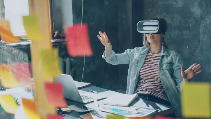 VRとARが切り拓く未来社会の可能性と日常への浸透事例を徹底解説